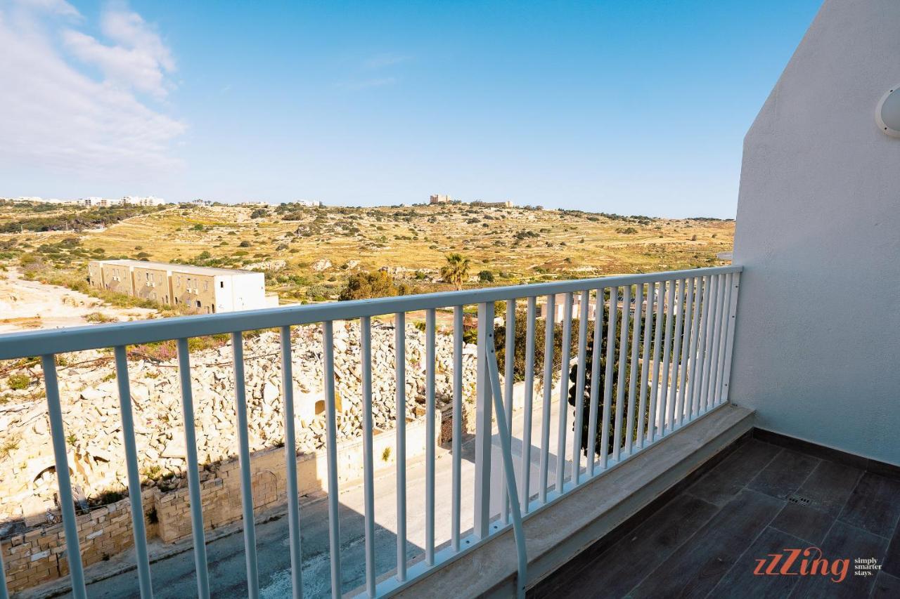 Апартаменти Insta Worthy Gorgeous Seaview Penthouse Сент-Полс-Бей Екстер'єр фото
